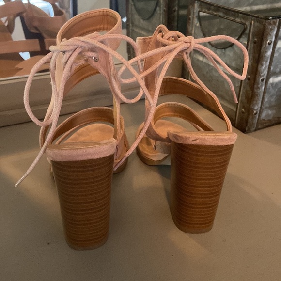 Lulus dusty pink strappy heel size 8 - Picture 2 of 3